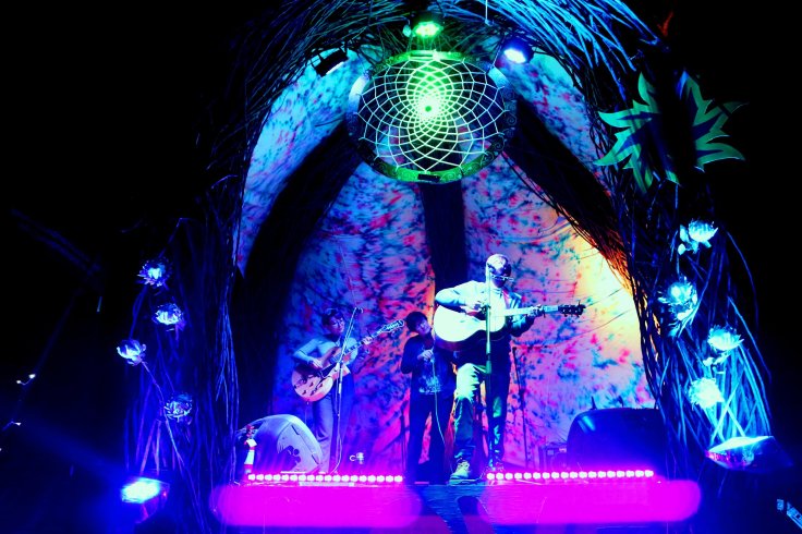   Faye and Wren - Tree House Stage 2019  