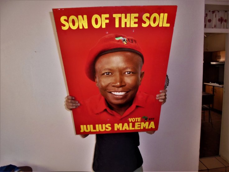   Even Julius is excited for the show.  