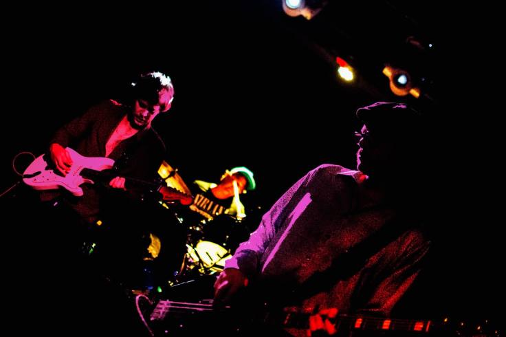   Enter The Mirror live in Mexico City - photo by Raúl Campos.  