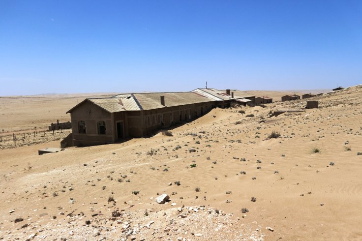  The sand will slowly swallow everything… 